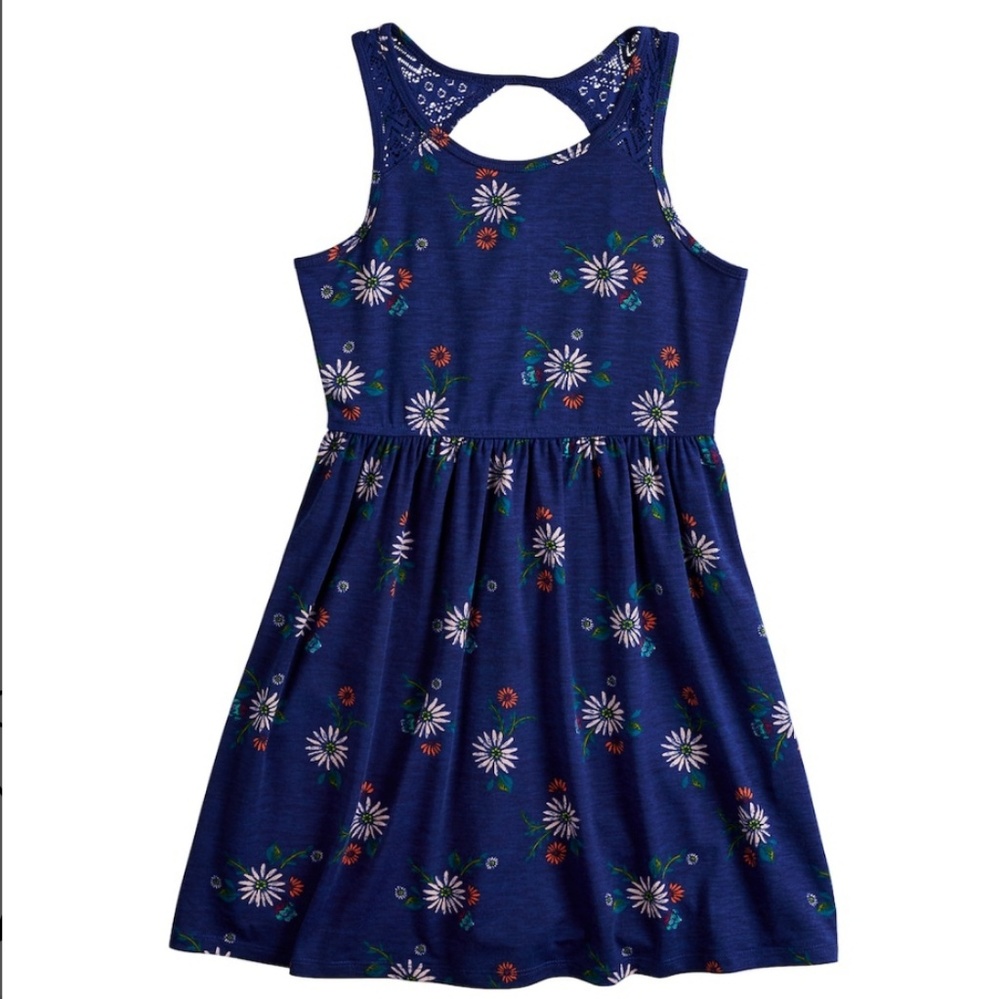 🎉SALE🎉 NWOT Crocheted Yoke Sleeveless Dress